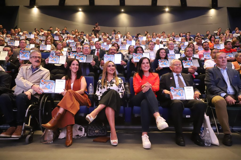 ¡Reconocen 30 años de trayectoria turística en León! Viva el Turismo y la Paz