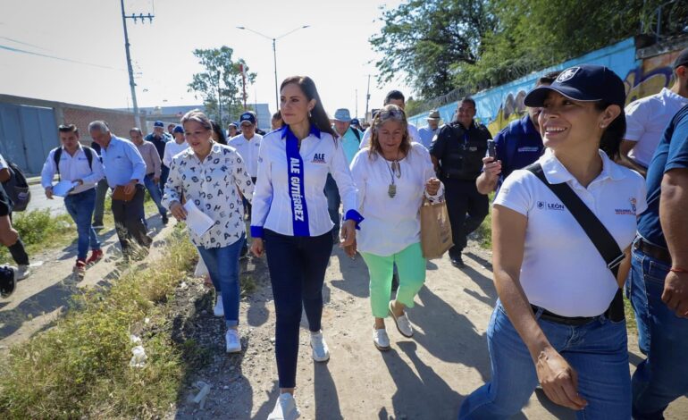 Trabajo en equipo mejora la vida de miles de familias en León