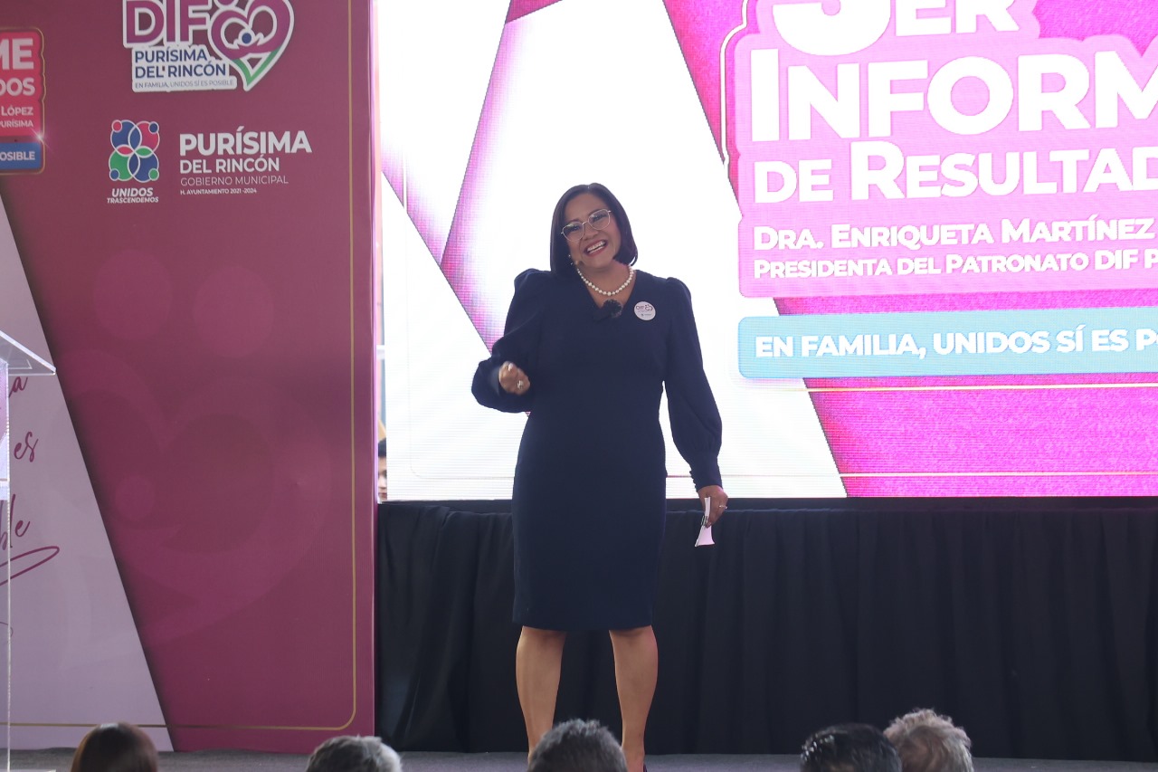 Enriqueta Martínez López presenta tercer informe del DIF Purísima