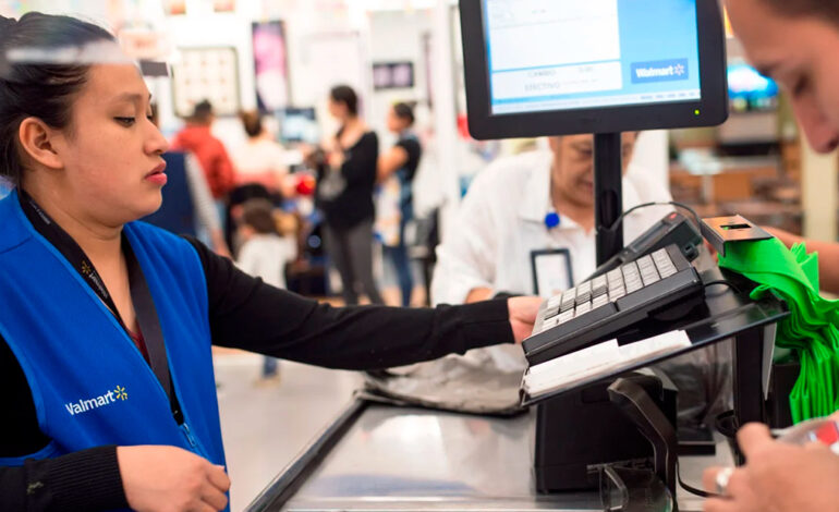 Aprueban reforma para que empleados que trabajan de pie puedan descansar en sillas