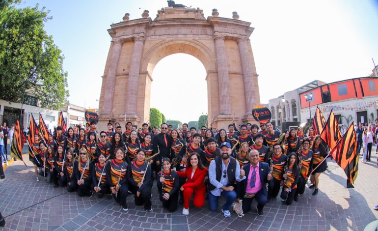 Conmemoración histórica: León celebra el 114 Aniversario de la Revolución Mexicana con un desfile impresionante