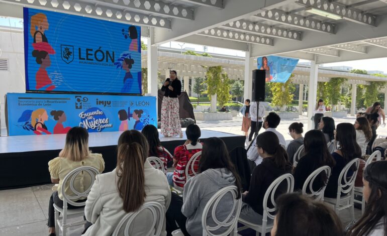 Mujeres jóvenes empoderadas: Encuentro que inspira a superar adversidades