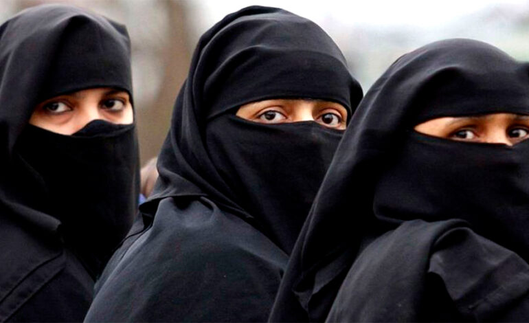 Suiza prohibirá el uso de burka y velo integral en lugares públicos a partir de 2025