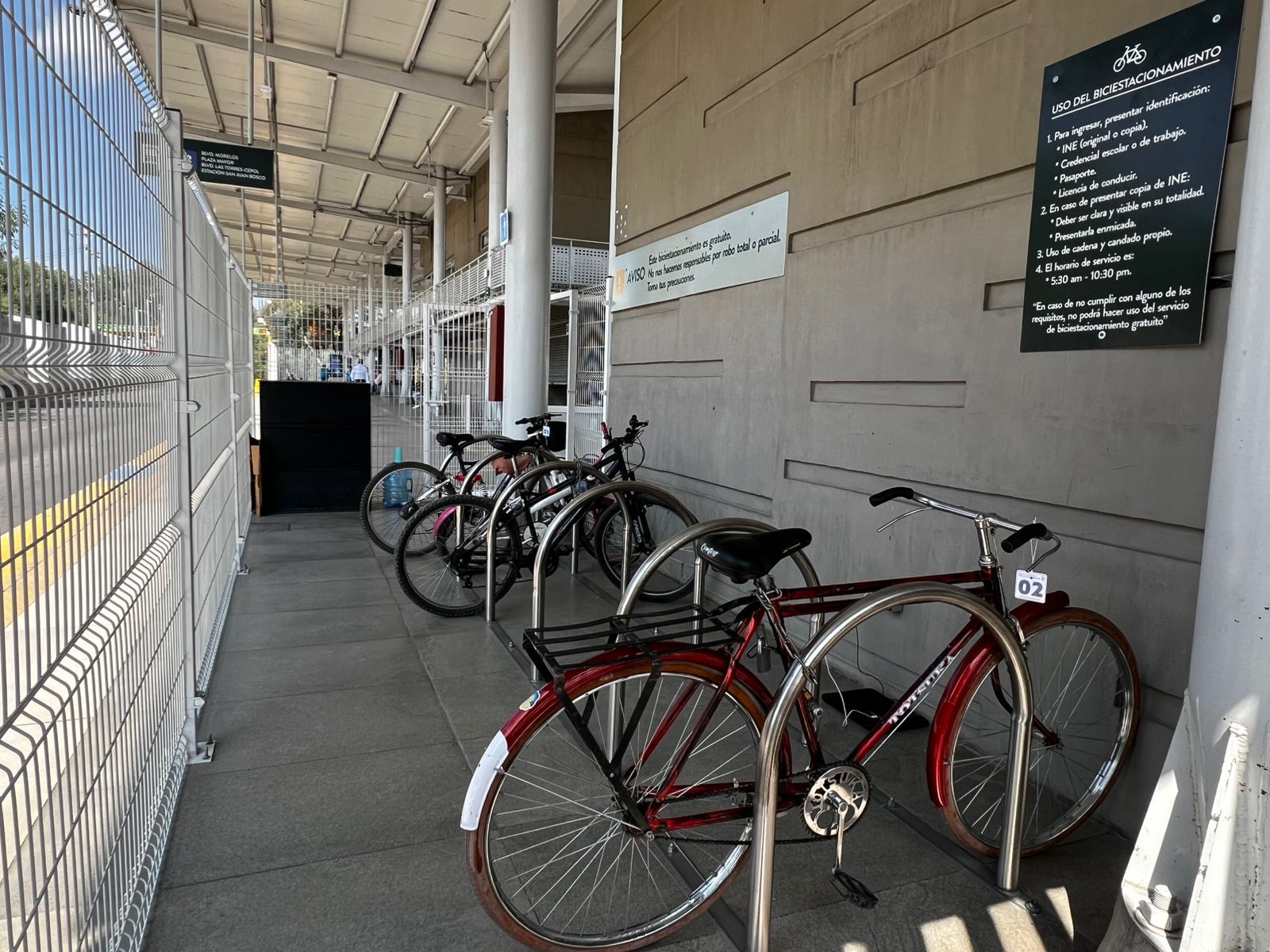 León Apuesta por la Movilidad Sustentable: Ciclistas y Transporte Público en Conexión