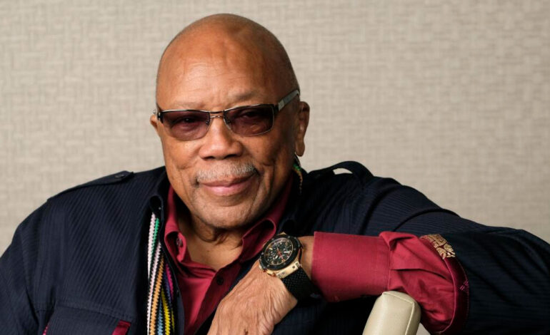 Quincy Jones es homenajeado con un Oscar honorífico tras su fallecimiento